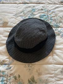 Cappello in lana gessato grigio