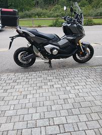 Honda x adv 750