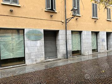 Negozio Isola Pedonale