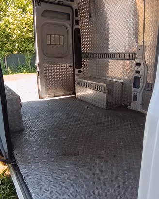 alluminio mandorlato per allestimento furgone 