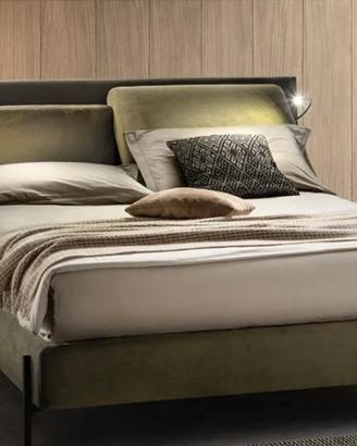 si vende letto matrimoniale e materasso 