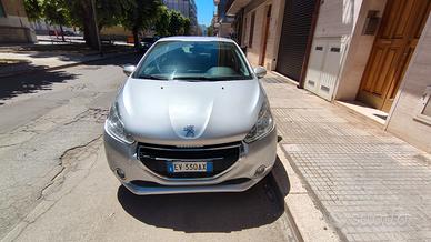 Peugeot 208 - Pochi Km