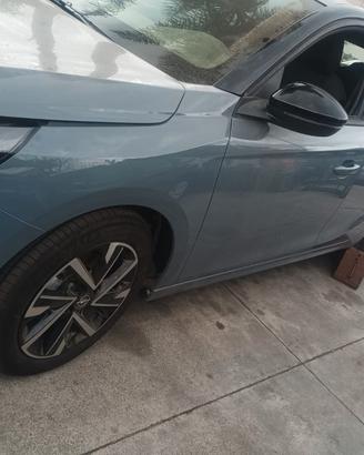Opel Corsa f anno 2025 sportelli 