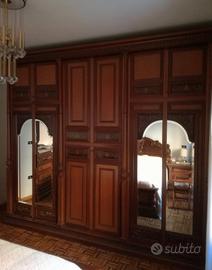 Stanza da letto in legno massiccio 