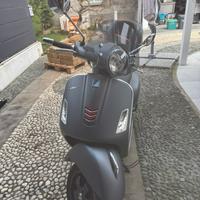 Vespa 300 gts super sport