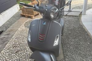 Vespa 300 gts super sport