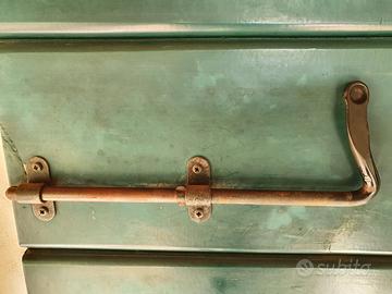 Accessori serramenti per scuri in legno