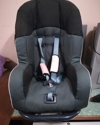 seggiolino per auto grigio e rosa