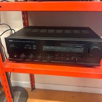 Amplificatore stereo integrato Yamaha AX-530.