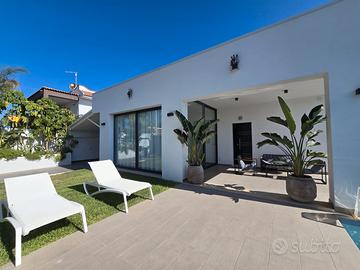 Villa Esclusiva a Fontane Bianche