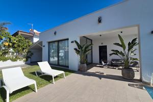 Villa Esclusiva a Fontane Bianche