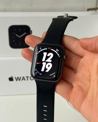 Apple Watch SE 44mm  (2020)