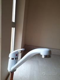 Rubinetto miscelatore per cucina nuovo bianco