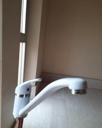 Rubinetto miscelatore per cucina nuovo bianco