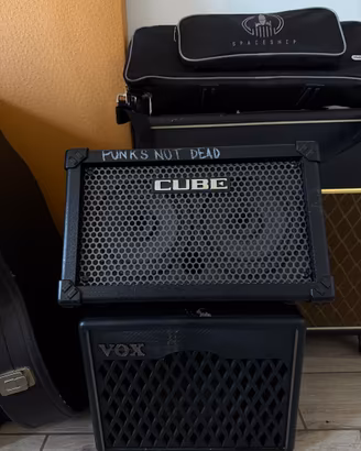 roland cube street