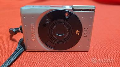 Macchina fotografica Canon Ixus da vetrinetta