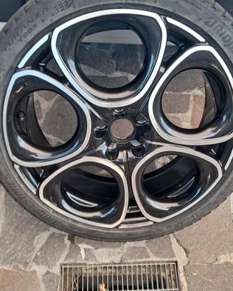 Cerchio in lega Alfa Romeo Tonale