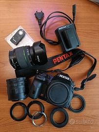 Pentax K-5 + Obiettivo 18-55mm WR + Accessori 