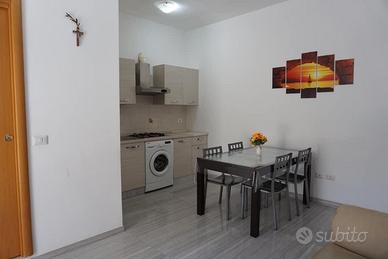 Vieste trilocale vicino centro e mare