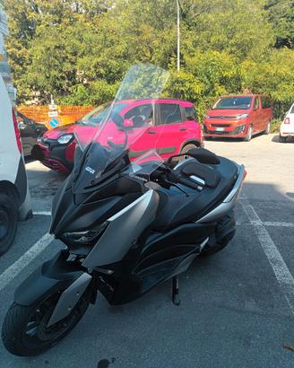 Yamaha X-Max 400