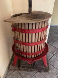 Torchio per il vino quasi nuovo