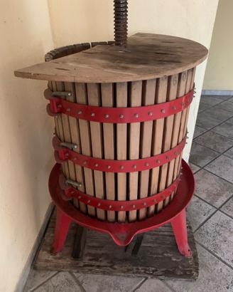 Torchio per il vino quasi nuovo