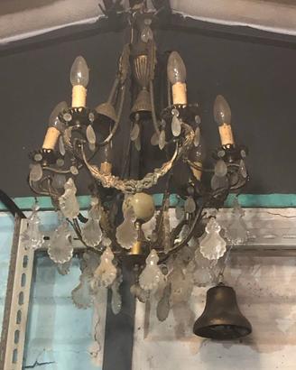 Lampadario vintage in bronzo/ottone e cristalli