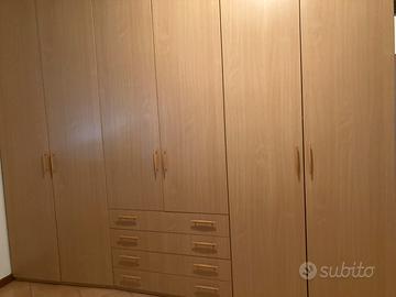 Armadio con ante