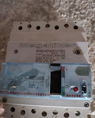 interruttore magnetotermico 