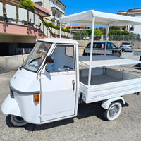 Ape 50 allestita per eventi