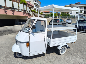 Ape 50 allestita per eventi