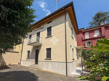 CASA SEMINDIPENDENTE A AIRUNO