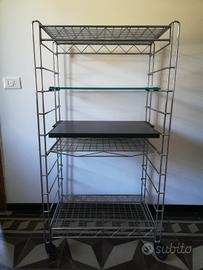 scaffale in metallo