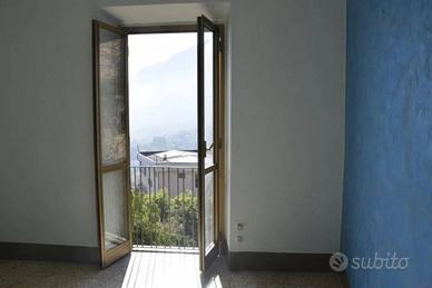 Appartamento di 95 m² con più di 5 locali a Esperi