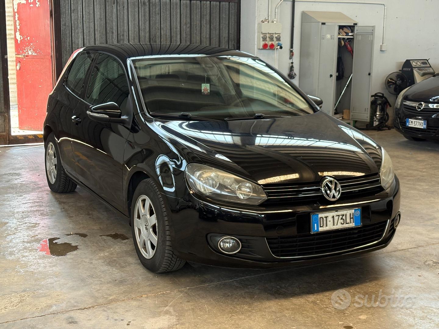 Volkswagen Golf 2010 photo 2