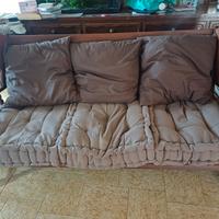 divano 3 posti con cuscini