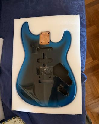BODY BLU IN ONTANO PER FENDER STRATOCASTER