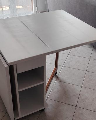 tavolo modulabile in legno massello con ruote
