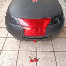 Bauletto Givi 42 litri per moto con luce stop