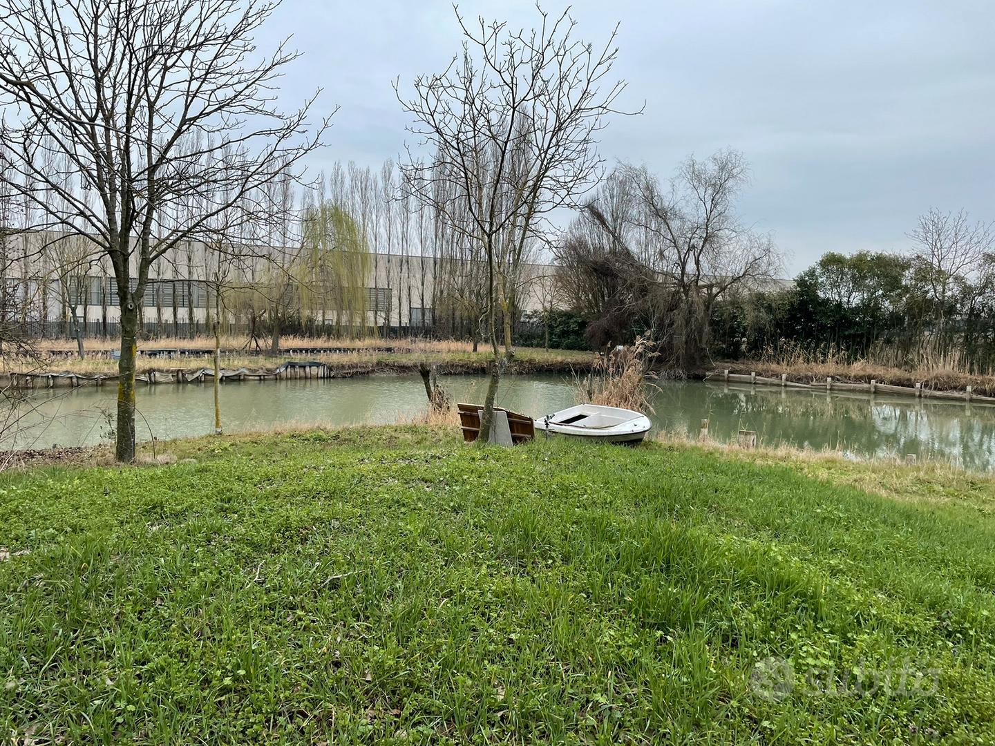 Casetta con parco e laghetti - Vista 5