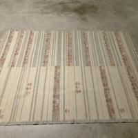 Grande tappeto scandinavo vintage 175×240 cm