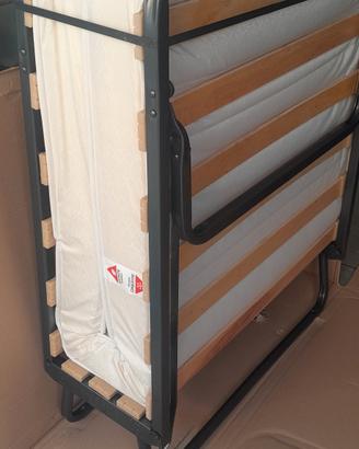 Letto pieghevole con materasso 