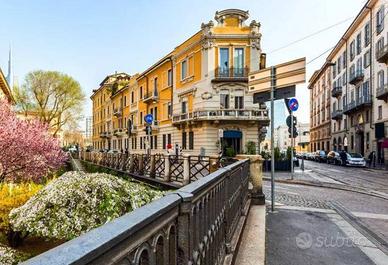 Appartamento di 500 m² con più di 5 locali a Milan