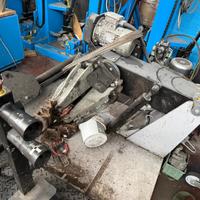 Smontagomme e pinza cerchi in lega e booster aria