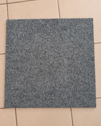 MOQUETTE A QUADROTTI 50X50 CM.