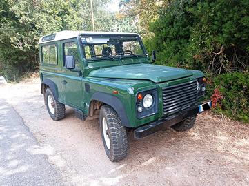 LAND ROVER DEFENDER
