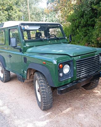 LAND ROVER DEFENDER