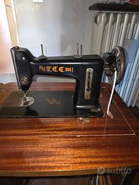 macchina da cucire a pedale Necchi