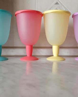 4 bicchieri con coperchio Tupperware 