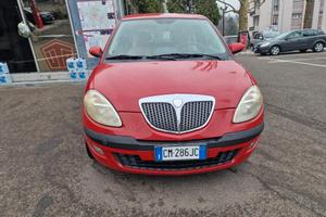 Lancia Ypsilon 1.4 16V Platino
